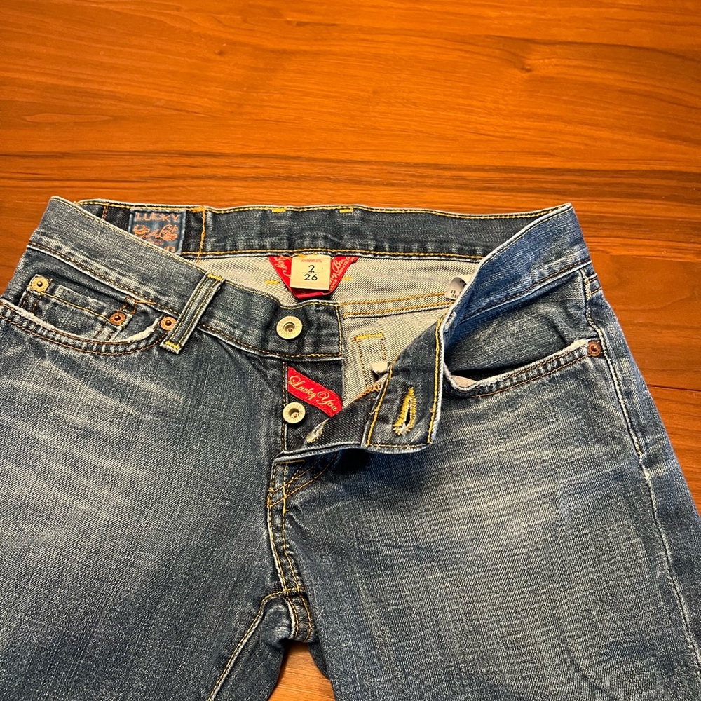 Lucky Sweet Dreams Jeans Bell Bottom Sz 2 Regular Inseam low rise button fly